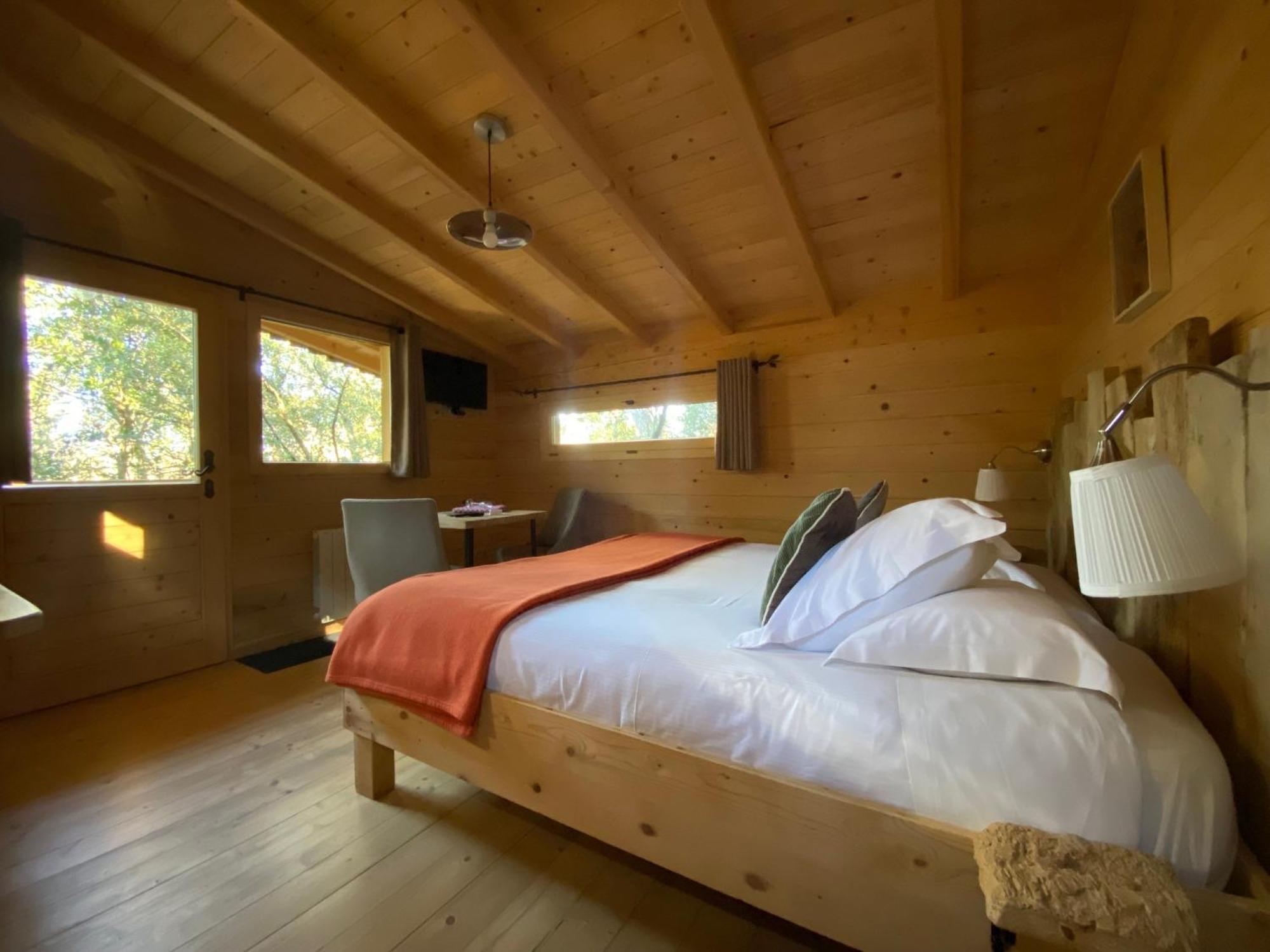 Les Cabanes Dans Les Bois Logis Hotel Villedubert Zewnętrze zdjęcie