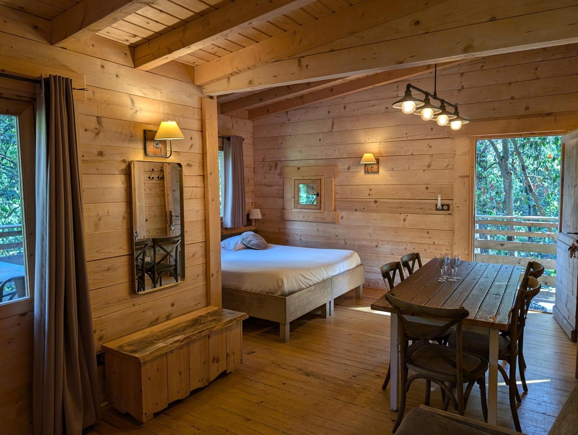 Les Cabanes Dans Les Bois Logis Hotel Villedubert Zewnętrze zdjęcie