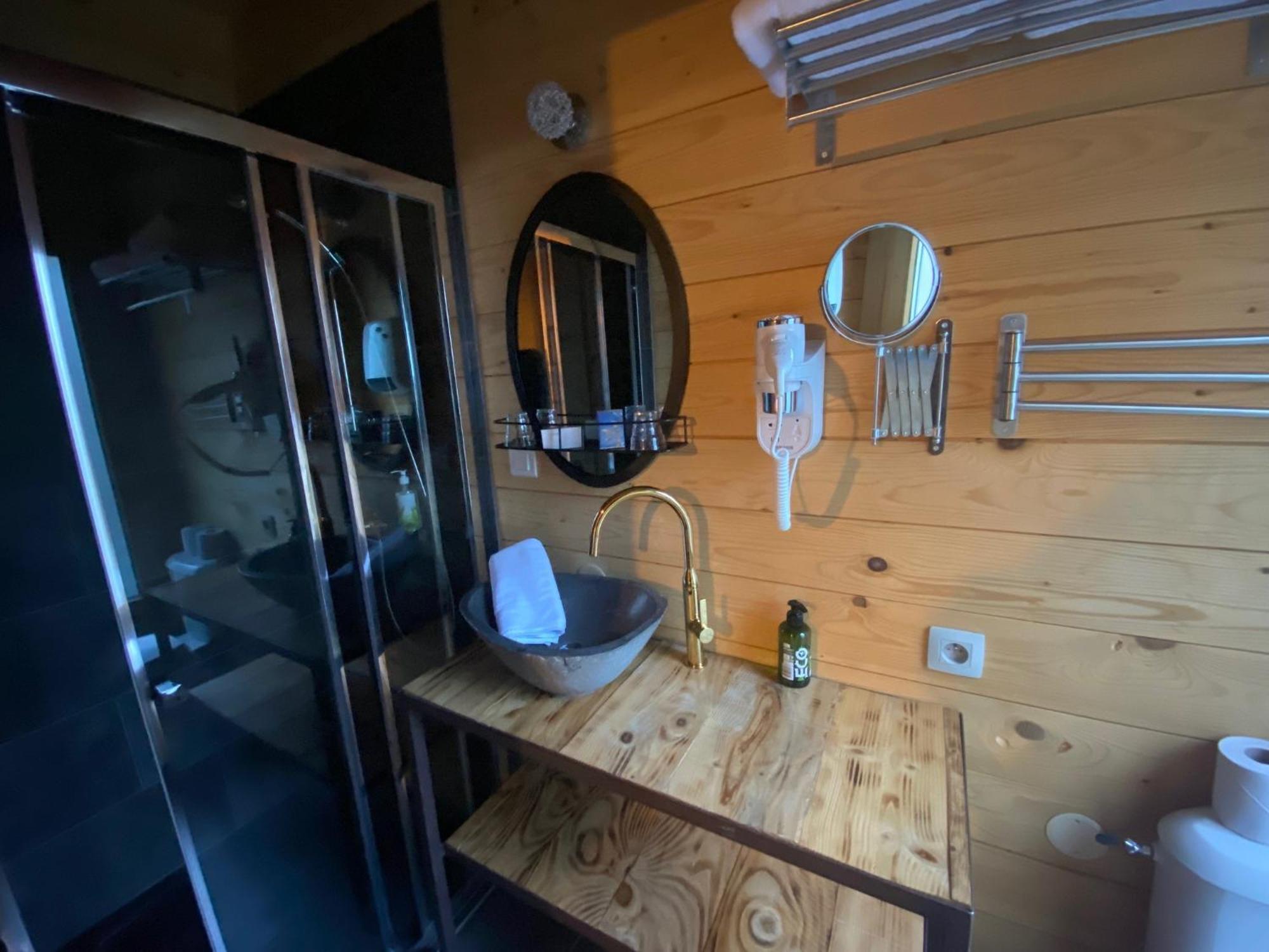 Les Cabanes Dans Les Bois Logis Hotel Villedubert Zewnętrze zdjęcie