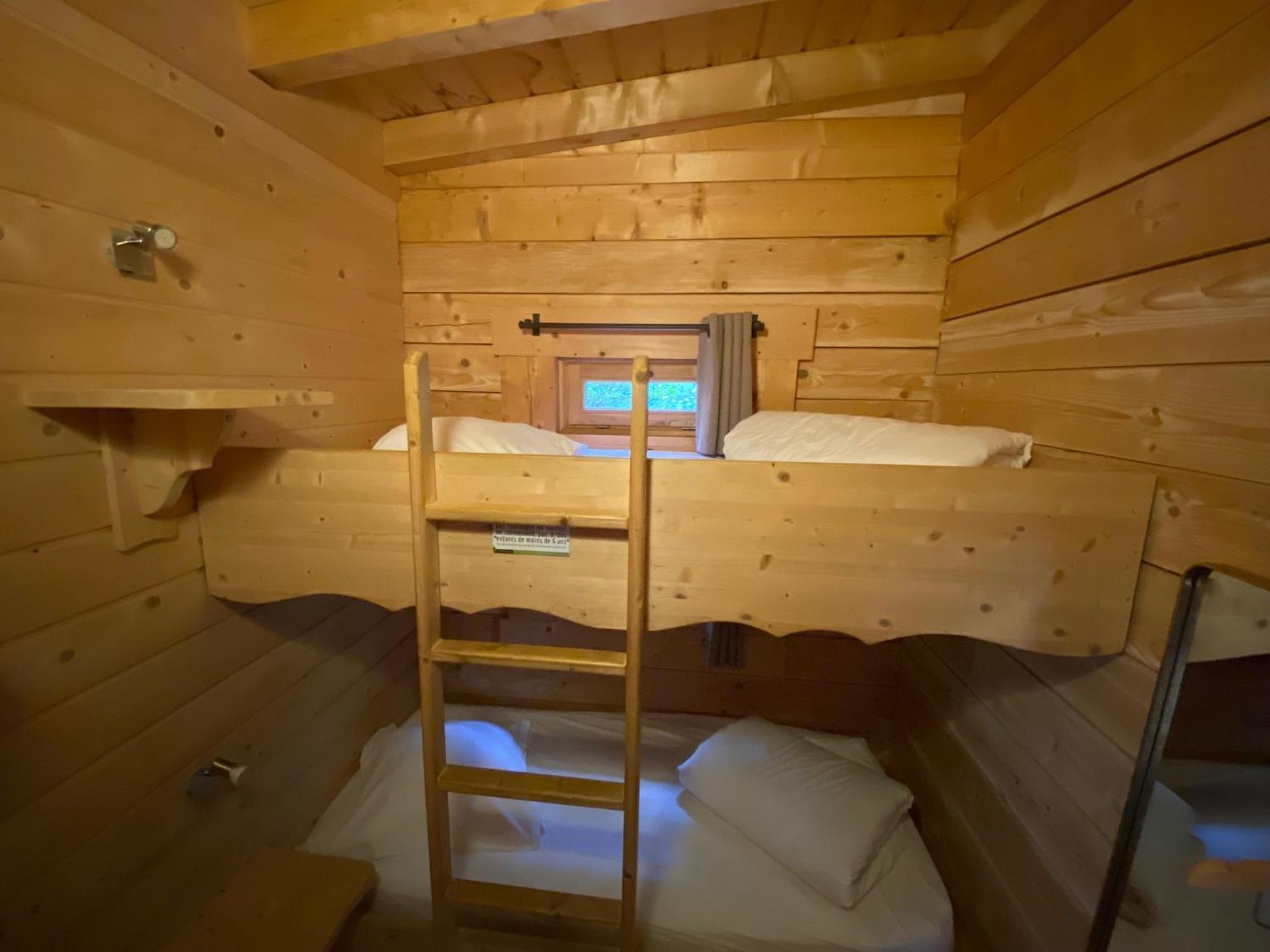 Les Cabanes Dans Les Bois Logis Hotel Villedubert Zewnętrze zdjęcie